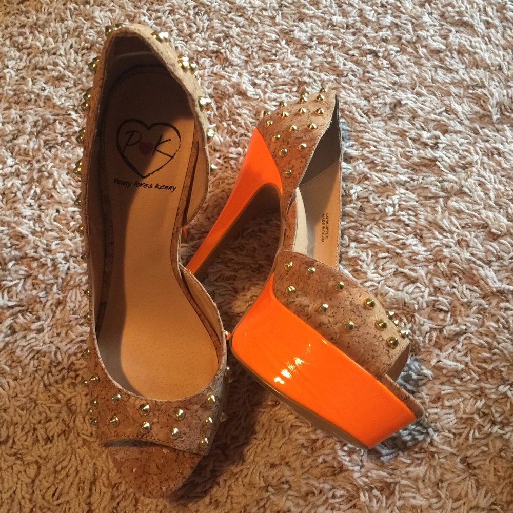 Penny Loves Kenny peep-hole pump